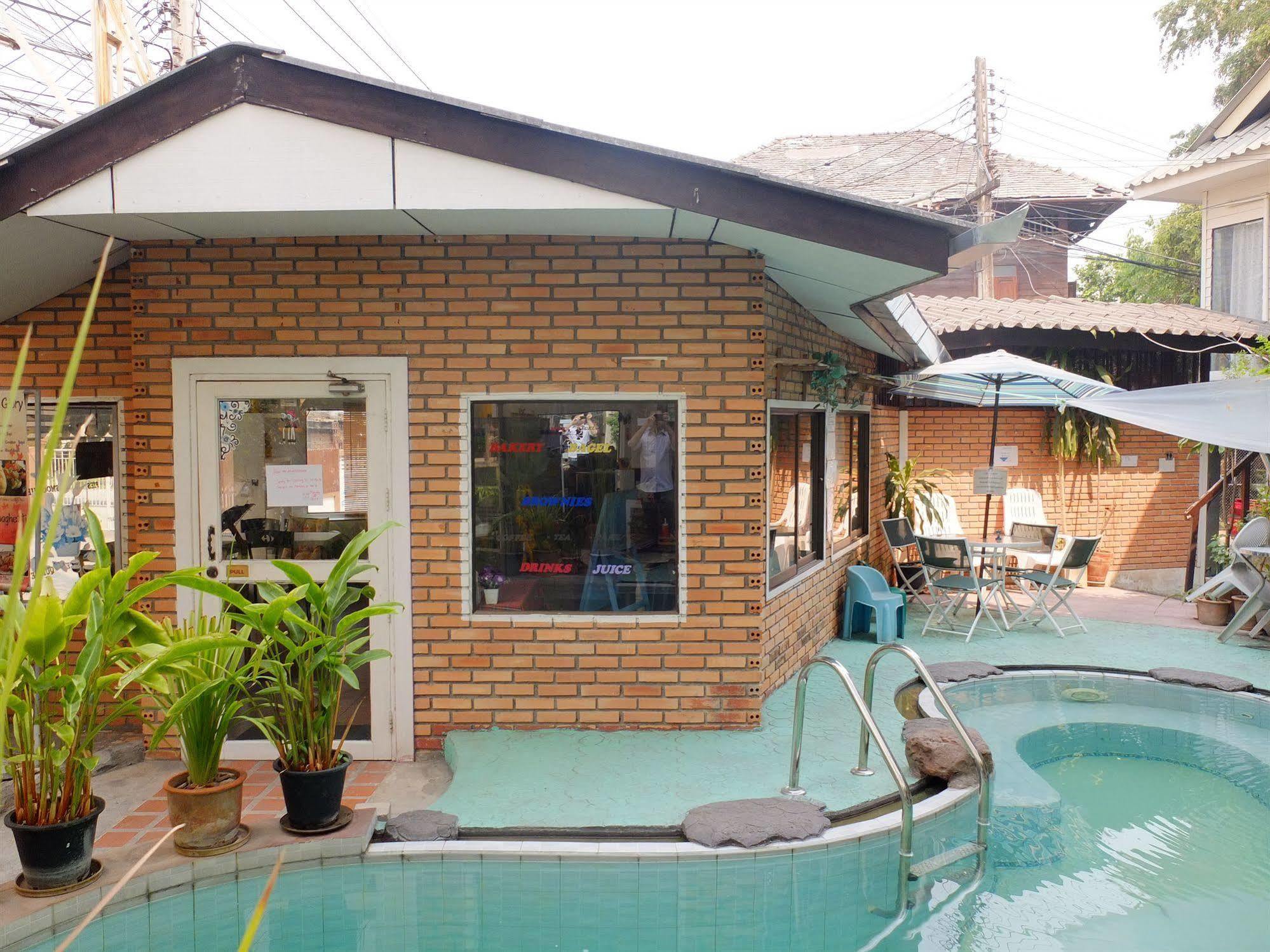 Boonmee Guest House Chiang Mai Exterior foto